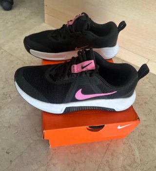 Nike Mc Trainer 3 Negro Rosa