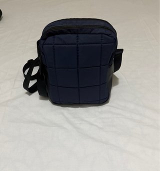 Bandolera Zara Man azul y negra