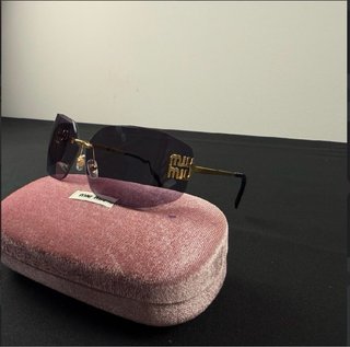 Óculos de Sol Miu Miu 8142