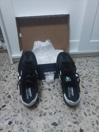 Caja de Zapatillas Skechers