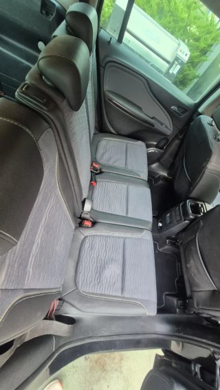Opel Zafira Tourer 2012