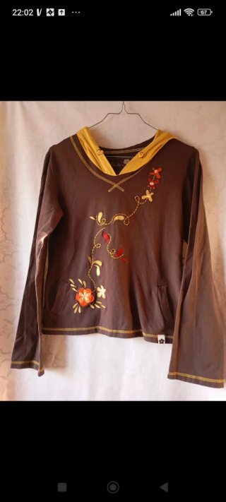 Camiseta Marrón con capucha talla S