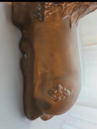 Figura ciervo bronce sentado