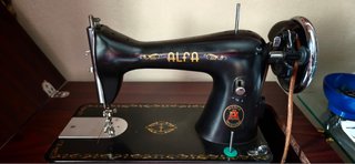 Máquina de coser Alfa clásica