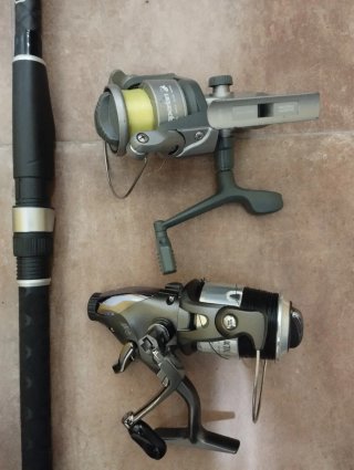 Set de 2 Cañas de Pesca con Carretes y Funda