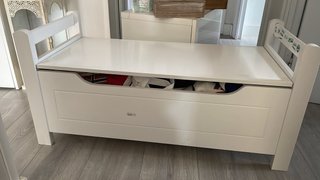 Baúl de madera blanco Flexa