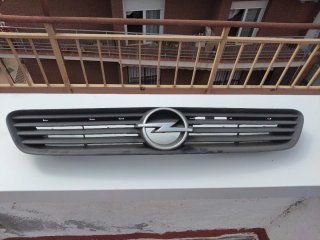 Parrilla Opel Astra