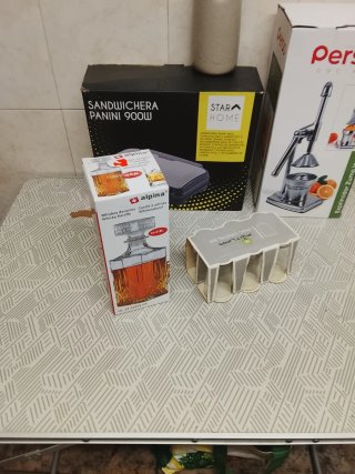 Mezclador + decantador + vasos chupito de regalo
