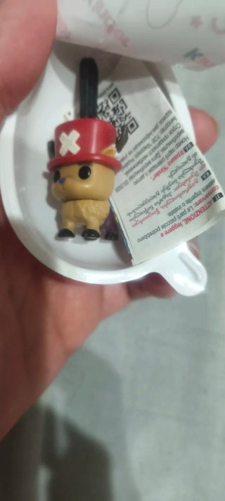 Figura Kinder Joy One Piece Chopper vendo o cambio