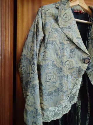 Conjunto de Falda y Chaqueta Estampado
