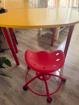 Escritorio y banco infantil Ikea