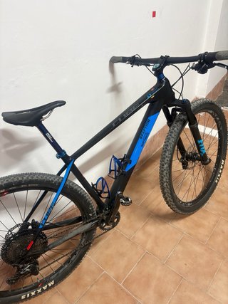 Bicicleta de Montaña Cube