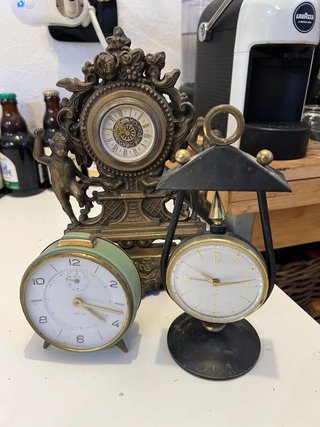 Set 3 vecchi orologi sveglie tavolo 900 anni 50