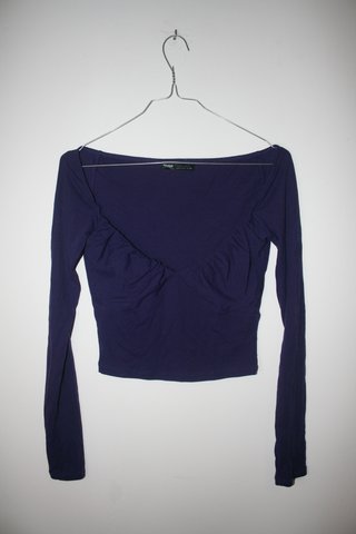 Top crop manga larga morado talla M