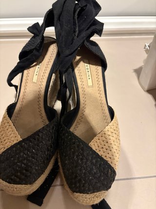 Alpargatas Corina Beige y Negro