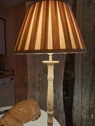 Lámparas vintage de madera con pantalla de tela