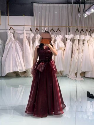 Vestido de Fiesta Granate con Lazo