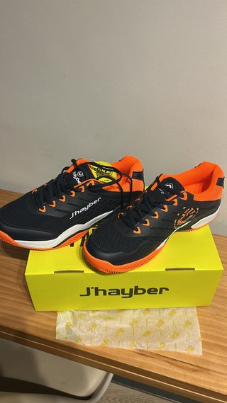 Zapatillas J'hayber Negras y Naranjas