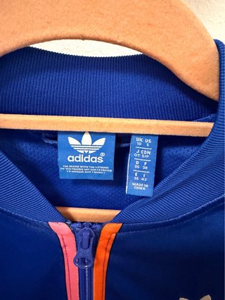 Chaqueta Adidas vintage  10 años , ed. limitada