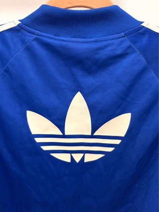Chaqueta Adidas vintage  10 años , ed. limitada