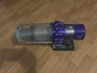 Cuerpo Aspirador Dyson V10. Sin batetia
