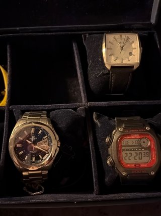 Relojes Casio y Lotus, Escuch