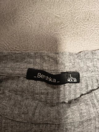 Jersey manga corta gris Bershka