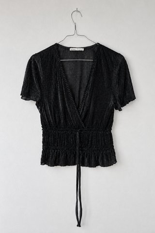 Top cruzado negro Pull&Bear