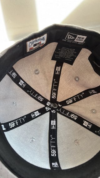 Gorra New Era LA 59FIFTY - Gris y Negra (55,8cm)