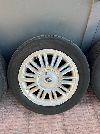 4 Llantas con Neumáticos 205/55 R16