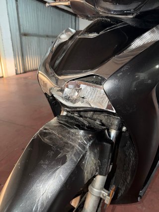 Honda SH125 2021 con chasis doblado tras accidente