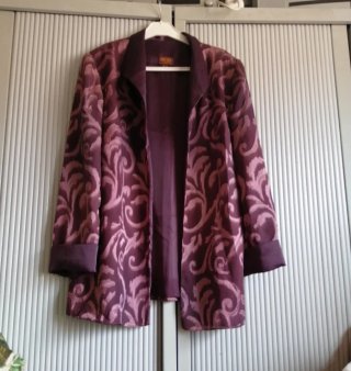 Traje TALKA 46/48 color berenjena rosado burdeos