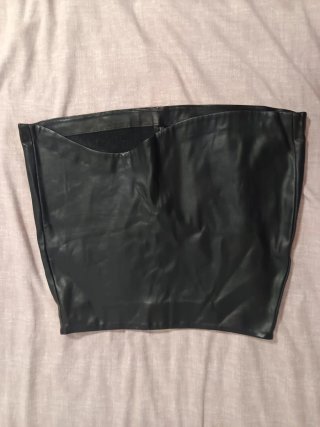 Falda Negra de Cuero