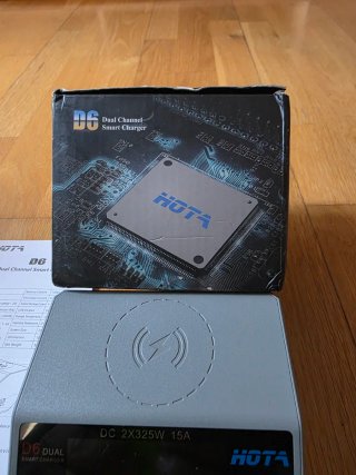Cargador Dual HOTA D6 nuevo sin usar
