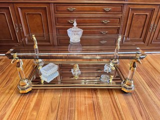 Mesa de centro de cristal y metal