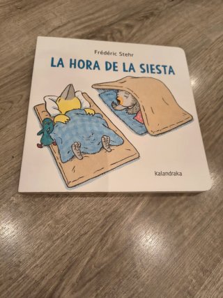 Pack 4 libros infantiles prácticamente nuevos 0-6