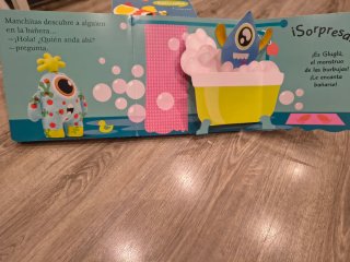 Pack 4 libros infantiles prácticamente nuevos 0-6