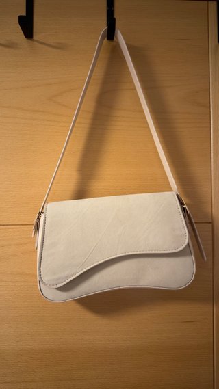 Bolso beige de hombro