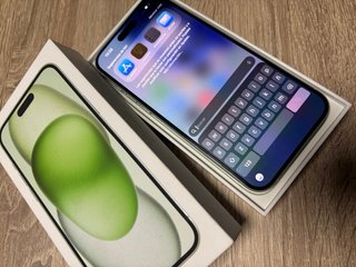 iPhone 15 Plus Verde Impecable