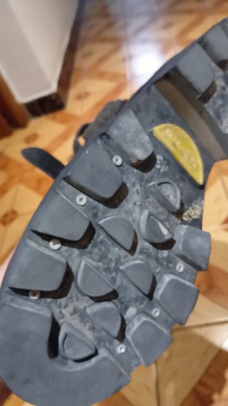 Botas Dr. Martens Negras teini una hebilla rota