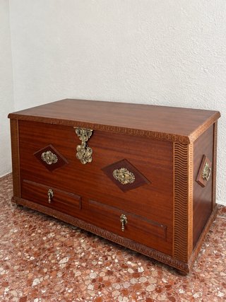 Baúl Clásico de Madera