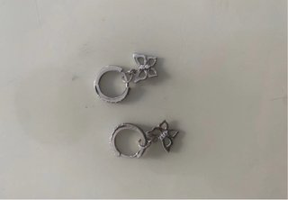 Aros de plata con mariposas. Son de plata