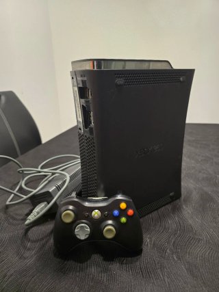 Xbox 360 E 120 GB Negra