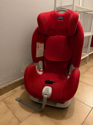 Seggiolino auto Chicco rosso