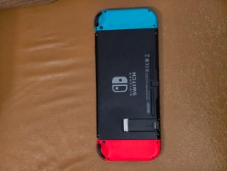 Nintendo Switch con Joy-Con Rojo y Azul