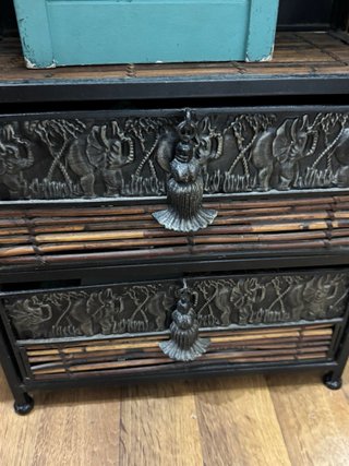 Mueble Auxiliar Árabe de Bambú