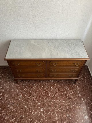 Cómoda Clásica de Madera con Encimera de Mármol