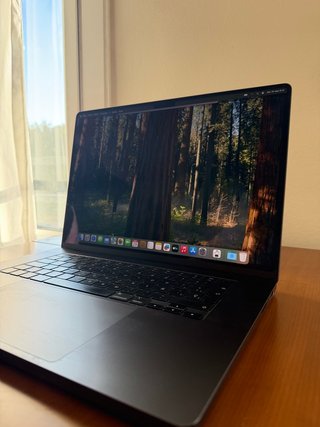 MacBook Pro M3 16' 36RAM 512GB