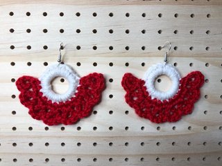 Pendientes crochet rojos y blancos