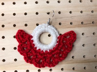 Pendientes crochet rojos y blancos